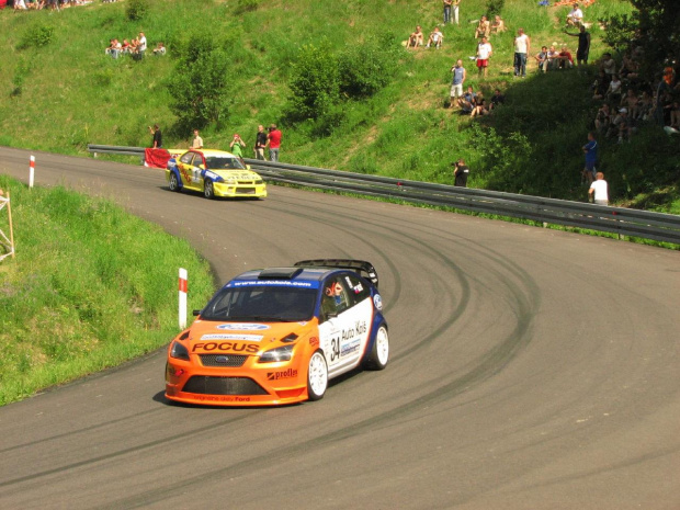 fotki z wyścigu górskiego #FordFocusWRC #MitsubishiLancerEVOVI #WyścigiGórskie #MariuszStec