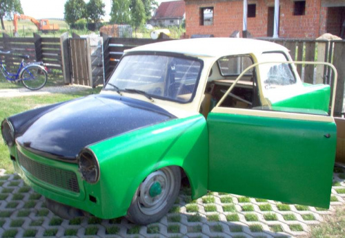 kosiara swego czasu czyli moj 2trabant:D ktory w wawie sobie smiga:D