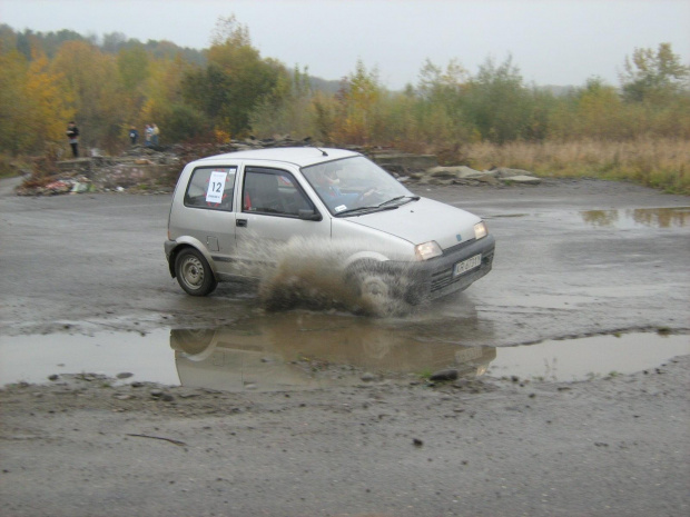 Kręciołek Dobczyce 28.10.07 Załoga Wójcik/ Szelerewicz fiat CC 700 :)