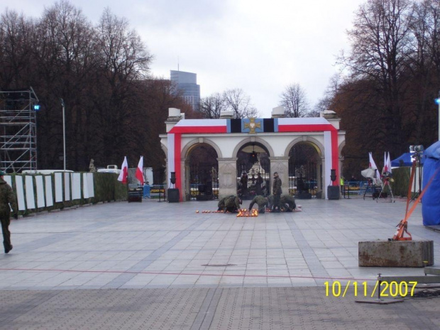 Uroczystości awansu pomordowanych w Katyniu przy "Grobie Nieznanego Żołnierza" #Warszawa #Pomnik #Zabytki