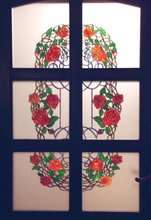 drzwi malowane w róże