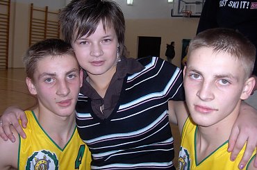 30 listopada drużyna ULKS Brzozowiak rozegrała towarzyski mecz z ZS w Adamowie #Sobieszyn #Brzozowa #ULKS #Adamów #KamilFijołek #KarolFijołek #EdytaZielińska