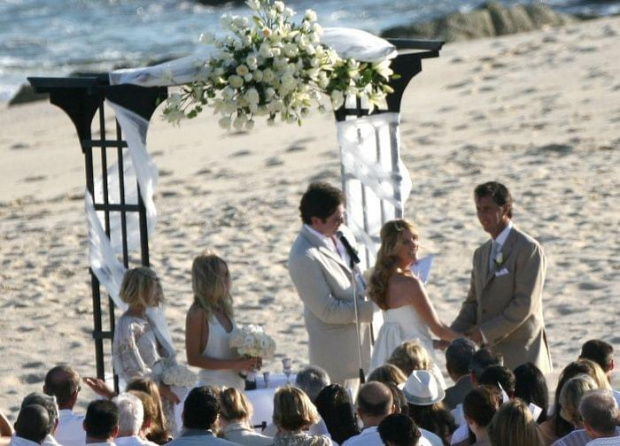 Ash and Kay attend Jills wedding in Mexico-paparazzi listopad 2007