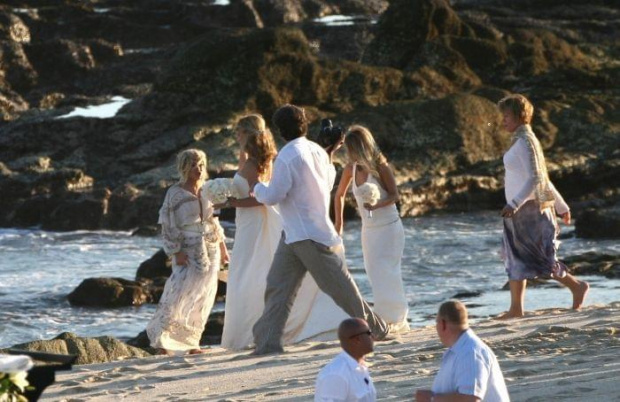 Ash and Kay attend Jills wedding in Mexico-paparazzi listopad 2007