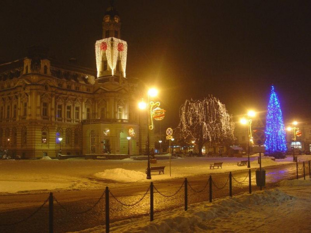 Świąteczny rynek w Nowym Sączu #święta #rynek #oświetlenie #choinka #NowySącz #BożeNarodzenie