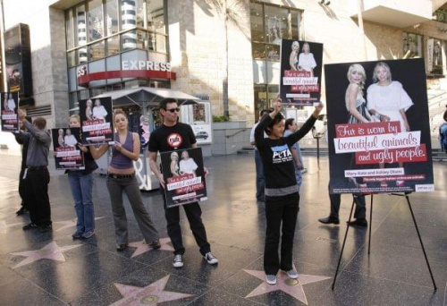 PETAs protest against Mary-Kate and Ashley