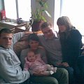 Taa .. xD Od lewej:kuzyn Marek,kuznka Ewciaaa i jej baby Nataszii :**,my brother Wooojtekk xd :D i ja.! xD ^Heh.. xD :***