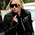 Ashley visits a nail and beauty salon in West Hollywood-paparazzi grudzień 2007