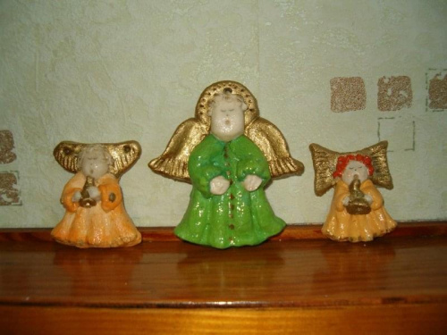 Były sobie anioły trzy...