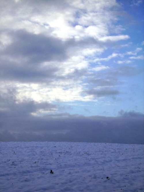 #śnieg #zima #pole #niebo #chmury