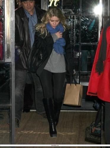 Ashley spotted leaving a party at The Bowery Hotel-paparazzi luty 2008