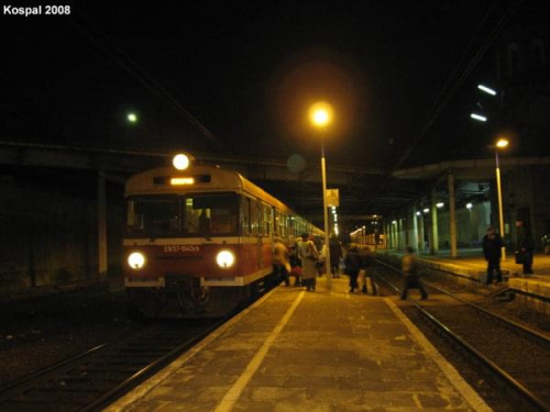 15.02.2008 EN57-1945 + ED72-015 jako pociąg przyspieszony REGALICA z Szczecina Gł do Rzepina.
