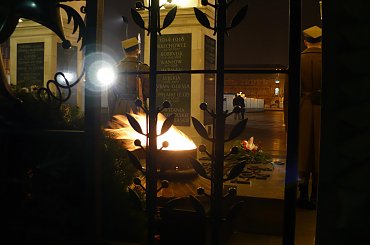 #Warszawa #Noc #Zamek #MałyPowstaniec #Syrenka