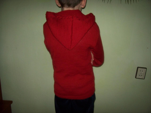czerwony swetrek tyl #druty