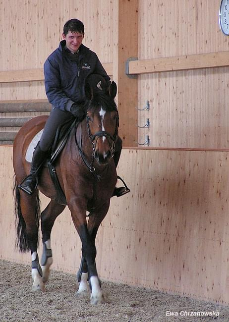 08.04.2008 Łomnica II trening konie na padoku, koty