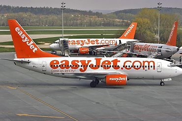 Trzej Muszkieterowie G-EZJJ, G-EZID, G-EZAN na EPKK (Airport Kraków) #EPKK #B737 #EASYjet #Balice
