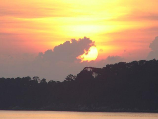 wschód słońca, plaża Long beach, Pulau Perentian Kecil (Wyspa Przystanek Mały)