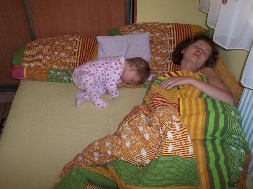 Z mamą śpi się super :)