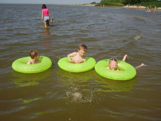 dzieci na plaży w Kadynach