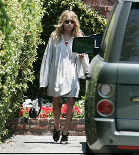 Mary-Kate leaving a salon in Beverley Hills-paparazzi maj 2008