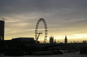 zachod slonca nad Tamiza... naprawde warty zobaczenia widok:) #BigBen #chmurki #LondonEye #Londyn #Niebo #Tamiza #ZachódSłońca #Parlament