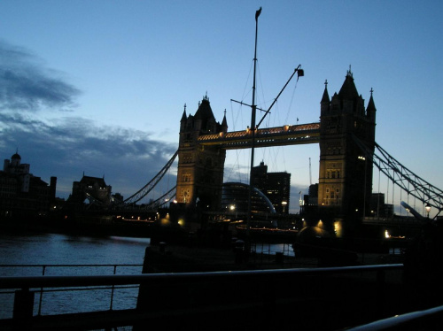 Tower Bridge noca:) #TowerBridge #Noc #most