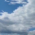 Wystarczy spojrzeć troszkę wyżej niż na czubek własnego nosa #niebo #chmury #przyroda #pola #parzniewskie