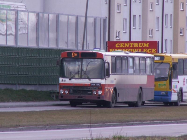 MPK Tarnów #233. 15 lutego 2008r. Linia 0A. W ostatnich dniach marca 2008 roku skasowano #227 i #231, a na początku marca 2008 roku #232 i #233.