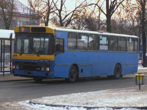 MPK Tarnów #227. 4 stycznia 2008r. Linia 9.
Nieoczekiwanie w pierwszych dniach stycznia 2008 roku żółto-niebieska WIIMA wróciła na miasto.