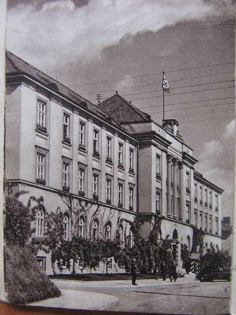 Gubernia za czasów okupacji niemieckiej (teraz Urząd Marszałkowski)