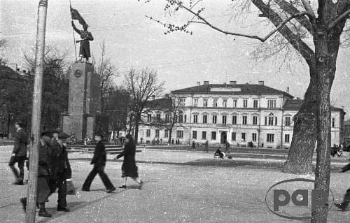 Pomnik wdzięczności Armi Czerwonej na Placu Litewskim