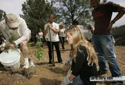 EMA and E! Entertainment Television Tree Planting Event-events kwiecień 2007