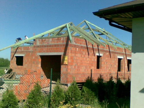 Czerwiec 2008 - Dach - już zaczyna coś się pojawiać ;) - widok na garaż