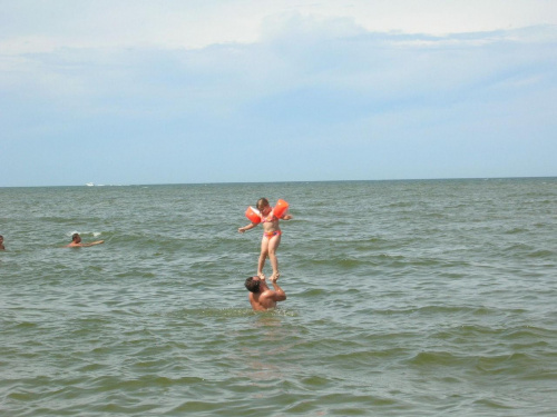 Akrobacje w wodzie. #morze #akrobacje