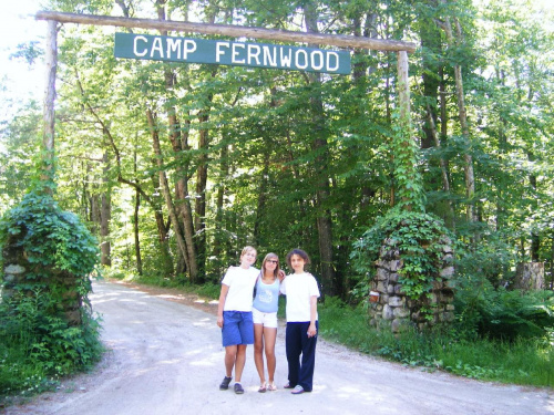 brama wjazdowa na camp :)
for once you've passed that fernwood gate, you've made a little date with fate and you heart is at fernwood to stay :)