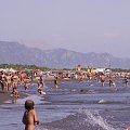 plaża przy granicy z Albanią - jedyne miejsce gdzie jest piasek na plaży - lecz innego koloru niz u nas