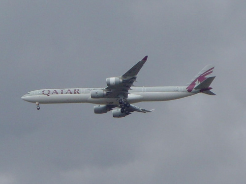 Qatar Airlines ladujacu na Heathrow #qatar #heathrow #ladowanie #airbus #samoloty