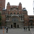 Westminster Cathedral...w srodku(nie mozna bylo robic zdjec) przepiekne mozaiki na suficie i niektorych scianach-o innych rzeczach juz nie wspomne!!!