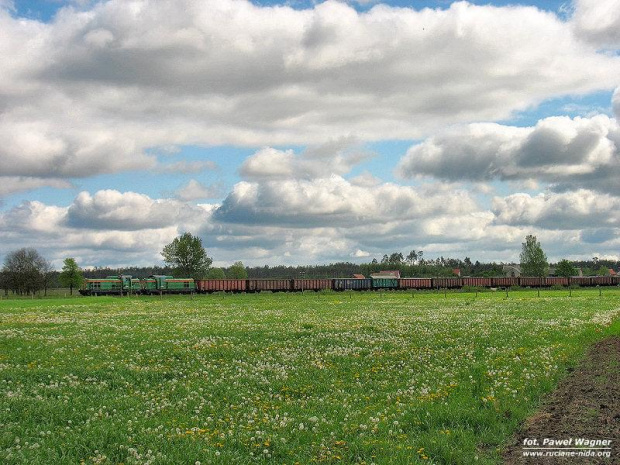 SM42-401 + SM42-064 na czele pociągu relacji Ełk Tow. - Pisz u kresu swej 3-godzinnej podróży. 18 maja 2007 r.