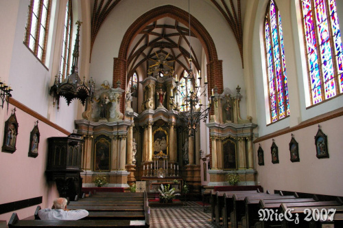 Odrestaurowany w l. 1900-1904 przez J.Dziekońskiego. Założono nowe sklepienie oraz uzupełniono rokokowy wystrój z XVIIIw. nowym neogotyckim ołtarzem z wizerunkiem św. Anny Samotrzeciej. #Wilno