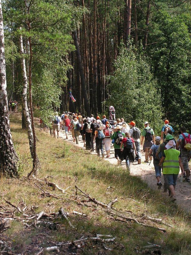 Pielgrzymka piesza Grupa Teczowa A. D. 2007. 29 lipca - 12 sierpnia z Kostrzyna nad Odrą na Jasną Górę. Tegoroczna liczyła 96 uczestników i znów przeszła ponad 440 kilometrów... #PielgrzymkaWakcje