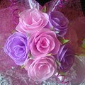 bukiet urodzinowy z 7 róż (2 odcienie różu + fiolet) #bukiet #KwiatyZBibuły #handmade