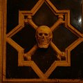 trogir, czaszka w kościele #trogir #czaszka