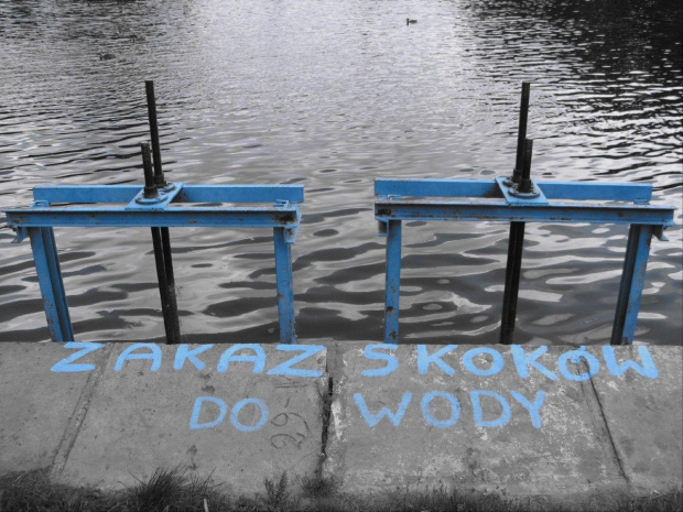 niebieski zakaz #Łódź #Lodz #Młynek #woda #tama #zakaz