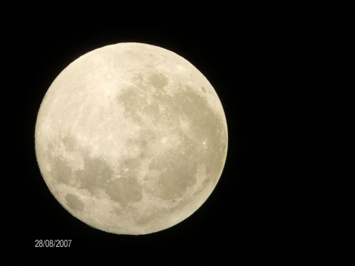 Księżyc oglądany przez teleskop w powiększeniu 56x