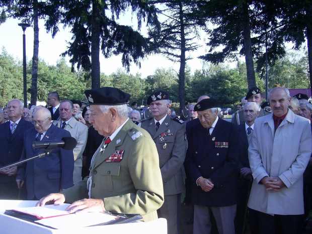 Krótkie przemówienie wygłosił gen dr. w st spocz Edward Łańcucki. #Imprezy #Militaria